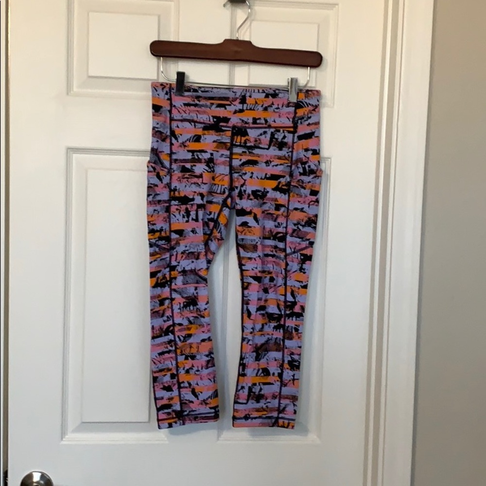 Lululemon Running Capri w/ pockets - size 6